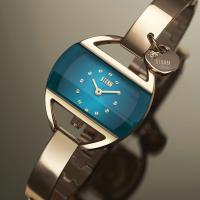 Temptress Charm Gold-Teal Kadın Saat – Kalp Charm & Kristal Detaylı